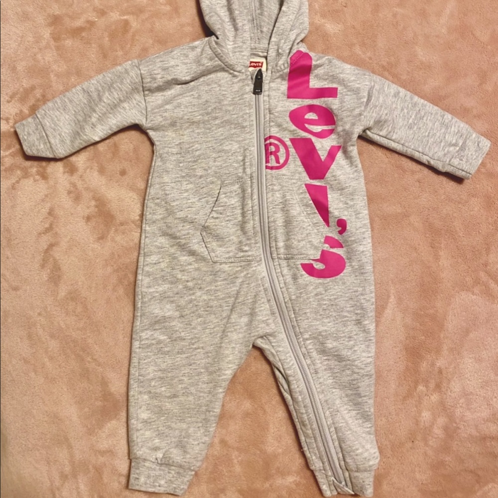 Levi’s Onesie